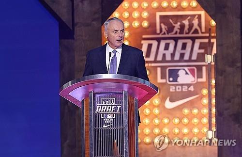 丰塞卡：米兰今天的问题不是进攻而是防守 一场丢三球怎么赢