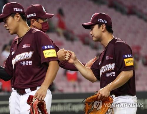 皇马4球落后巴萨，场下热身的居勒尔长叹一口气