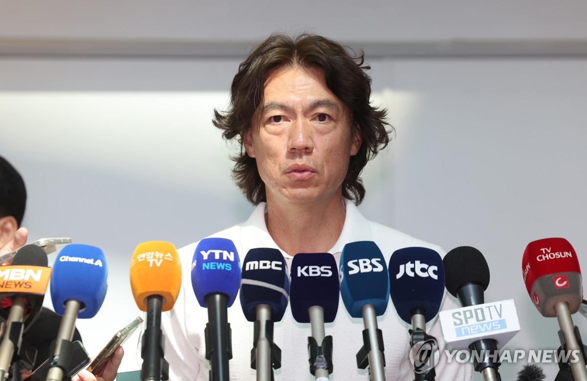 官方：查洛巴将租借加盟水晶宫一年，交易中不包含买断条款