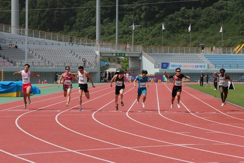 五大联赛仅剩5队保持不败：曼城重回榜首，拜仁巴黎依旧强势