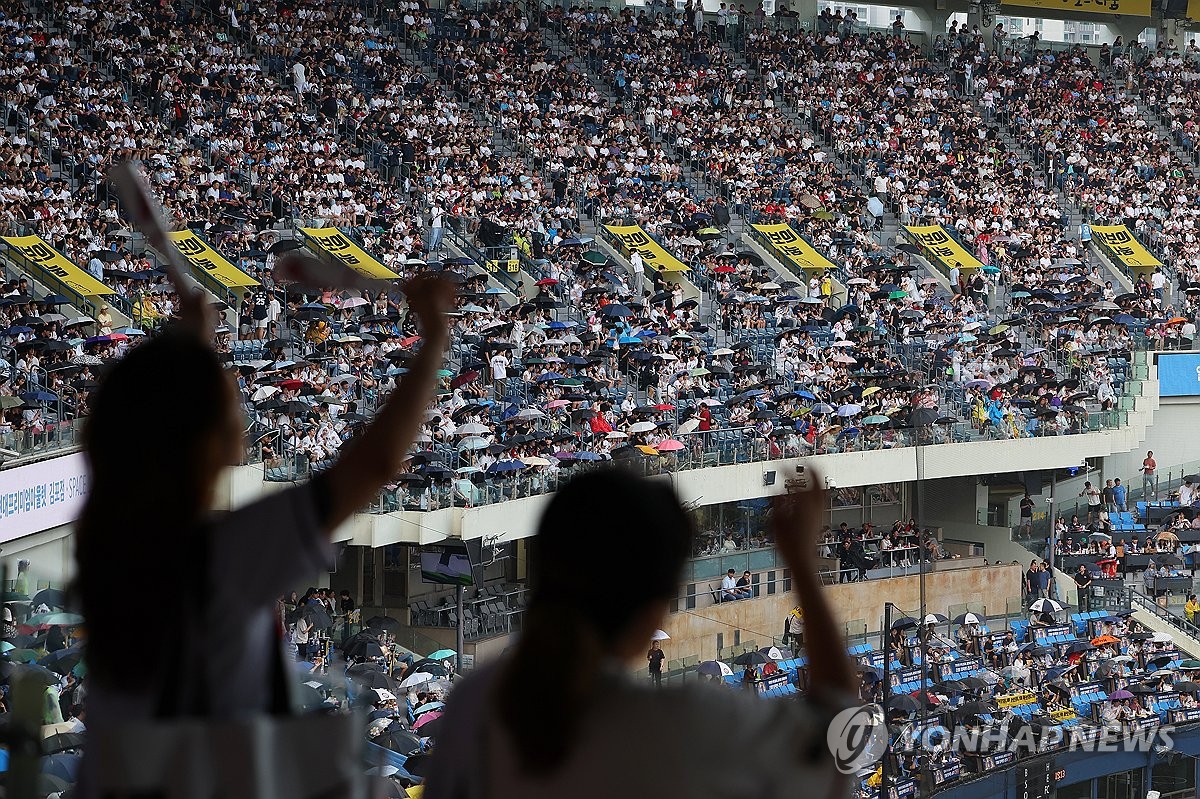 5年前的今天哈兰德在欧冠首秀戴帽，至今已在欧冠打进41球